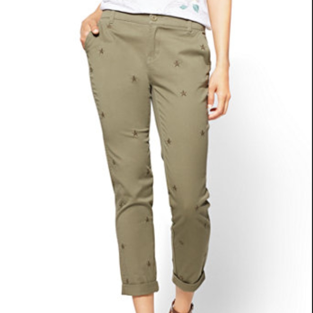 NWT New York & Co Embroidered Stars Boyfriend Pant